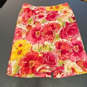 Women’s Skirt Floral Multi Colored Sz 2 Van Heusen